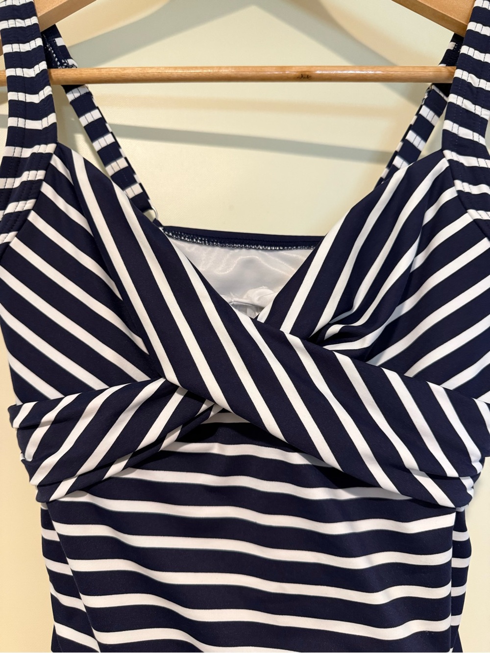Lands End Navy Blue White Striped Sweetheart Wrap Underwire Tankini Top, size 4 - Picture 5 of 9